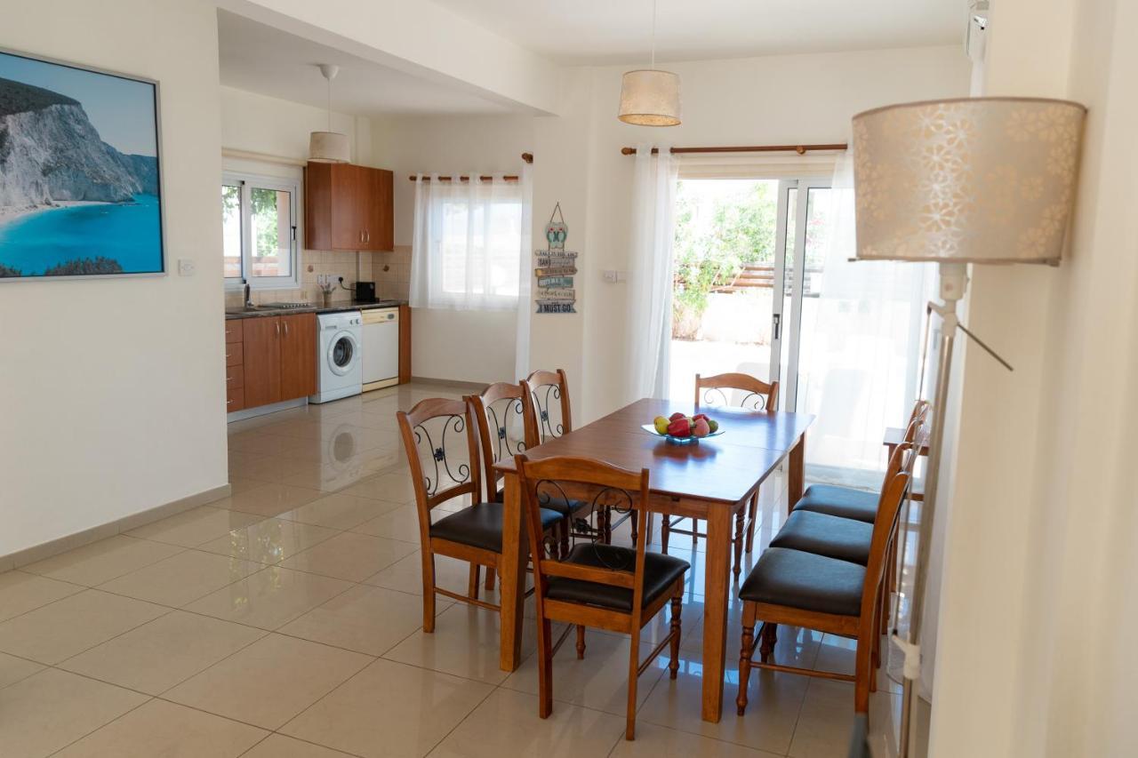Konnos Villa Ekaterina โปรทาราส ภายนอก รูปภาพ