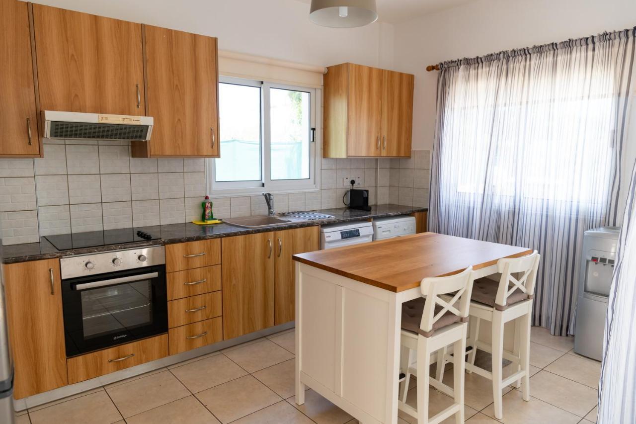 Konnos Villa Ekaterina โปรทาราส ภายนอก รูปภาพ