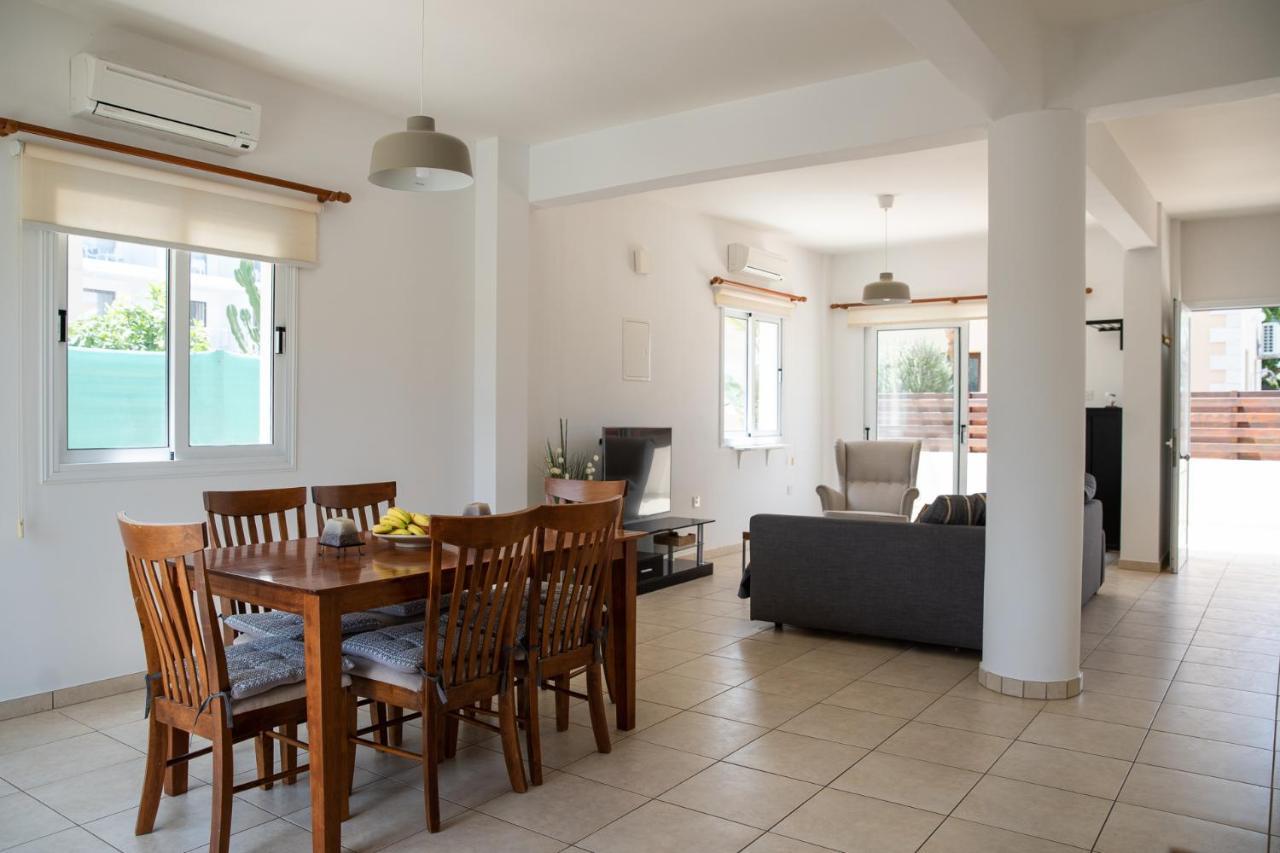 Konnos Villa Ekaterina โปรทาราส ภายนอก รูปภาพ