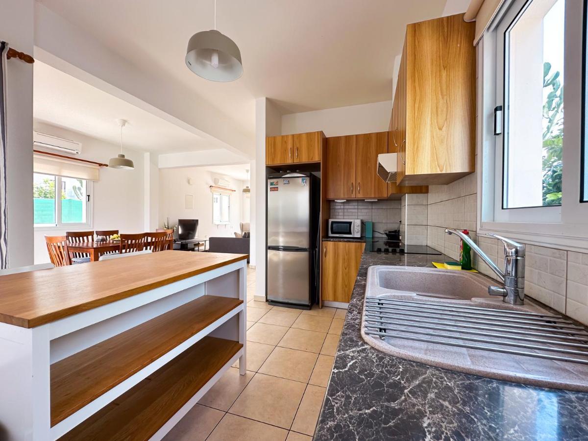 Konnos Villa Ekaterina โปรทาราส ภายนอก รูปภาพ