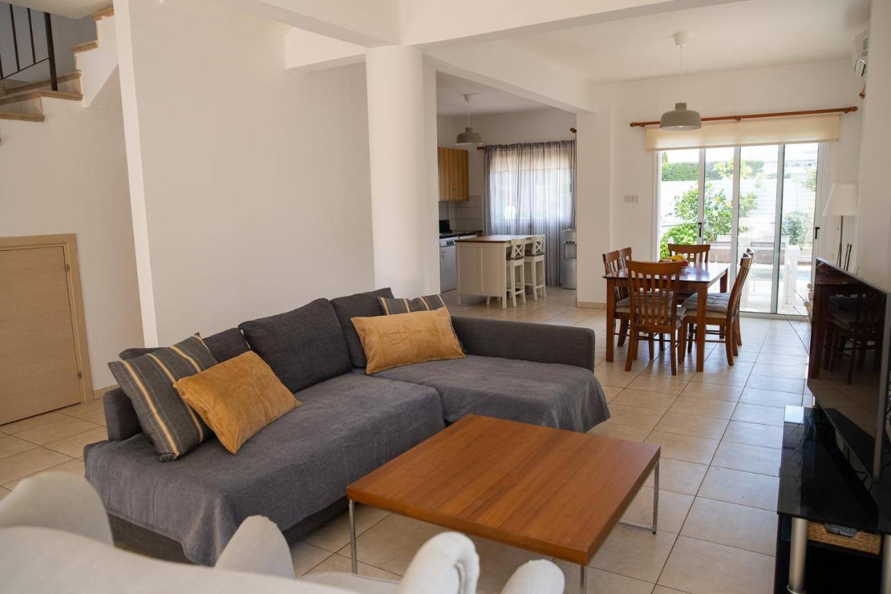 Konnos Villa Ekaterina โปรทาราส ภายนอก รูปภาพ