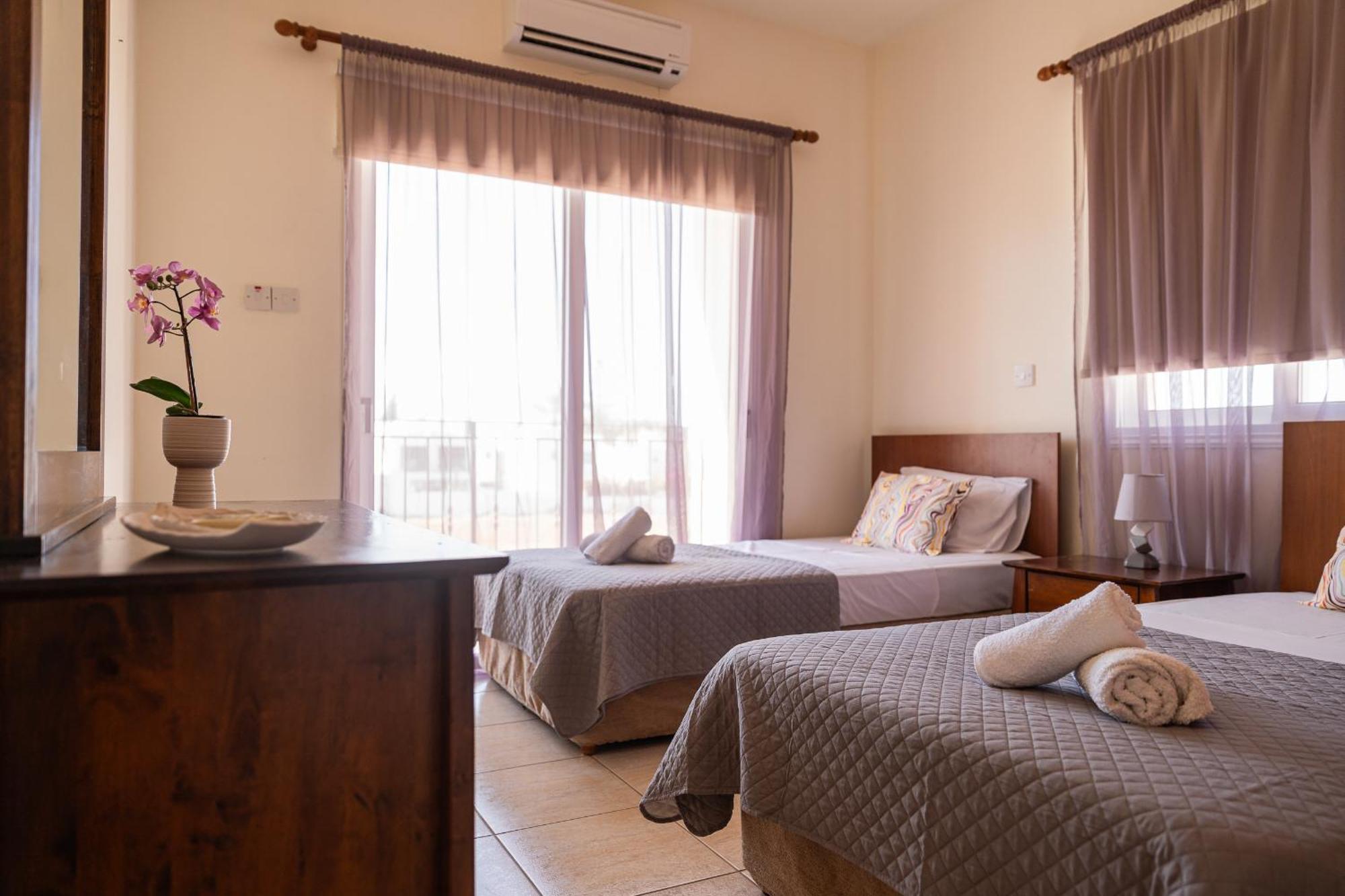 Konnos Villa Ekaterina โปรทาราส ภายนอก รูปภาพ