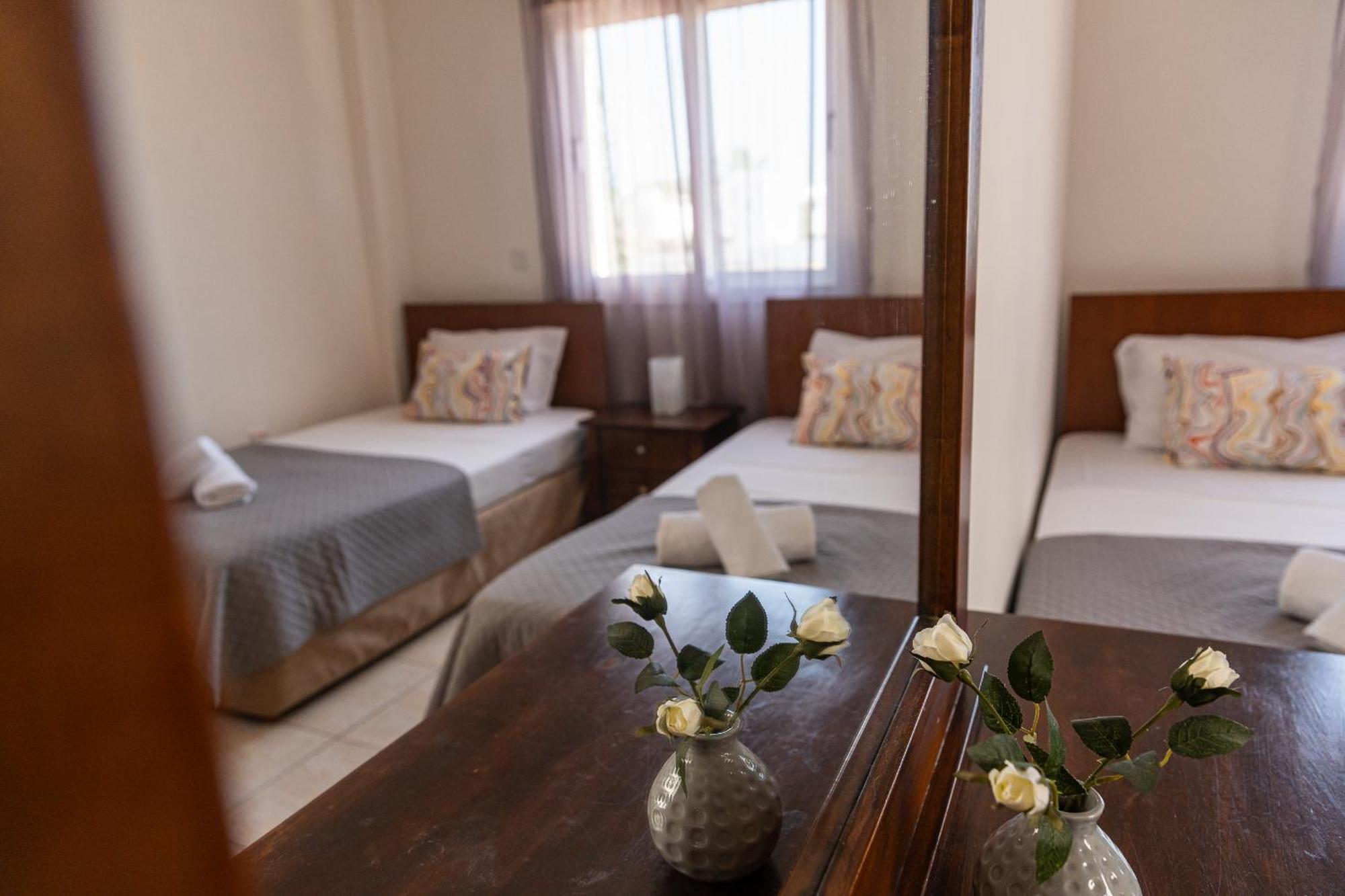 Konnos Villa Ekaterina โปรทาราส ภายนอก รูปภาพ